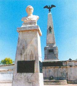 Памятник «Героям вылазок» на Третьем бастионе