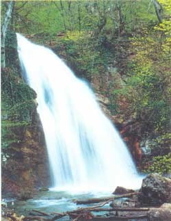 самый мощный водопад Крыма — Джур-Джур