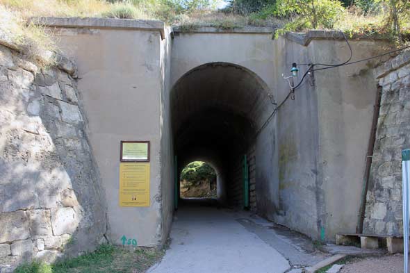 тоннель к Свято-Климентовскому монастырю