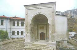 здание медресе Зынджырлы